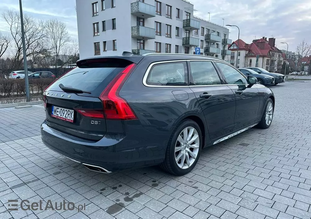 VOLVO V90 D5 AWD Momentum