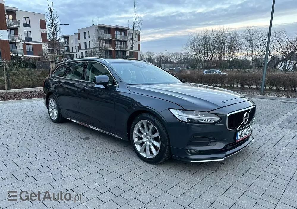 VOLVO V90 D5 AWD Momentum