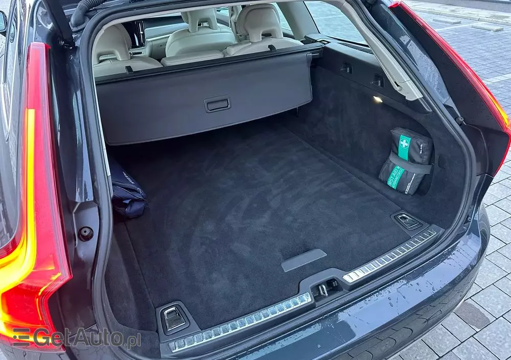 VOLVO V90 D5 AWD Momentum