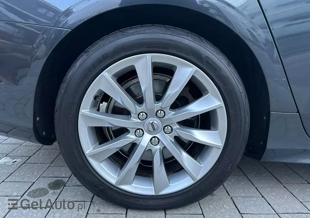 VOLVO V90 D5 AWD Momentum