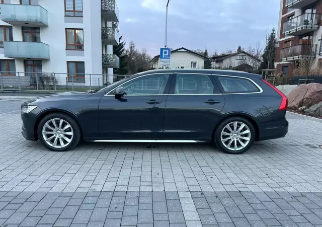 VOLVO V90 D5 AWD Momentum