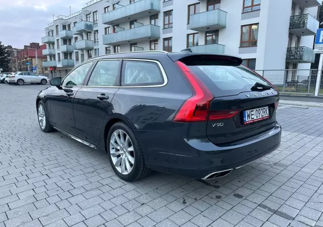 VOLVO V90 D5 AWD Momentum