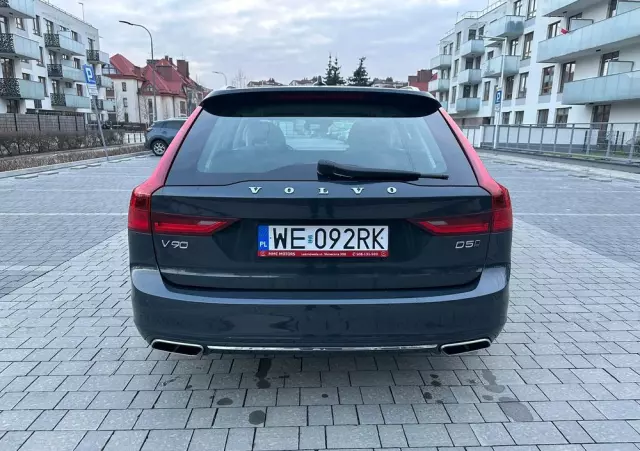 VOLVO V90 D5 AWD Momentum