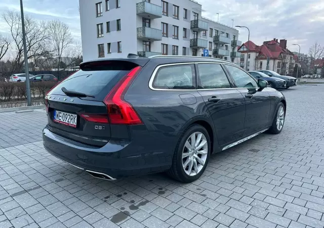 VOLVO V90 D5 AWD Momentum