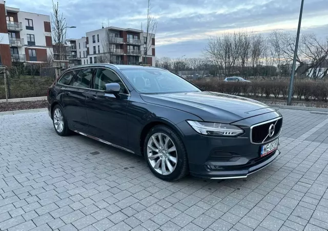 VOLVO V90 D5 AWD Momentum