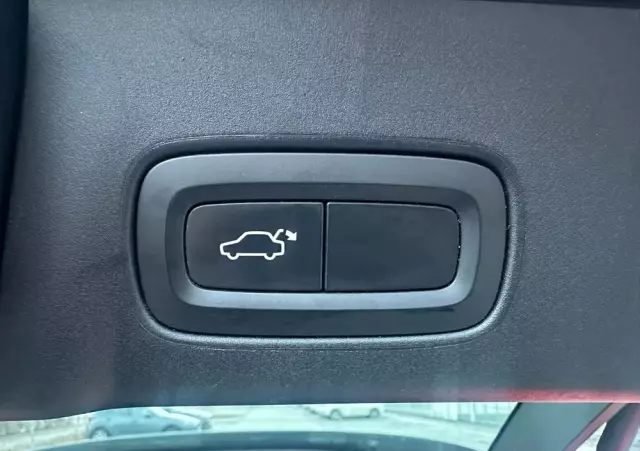 VOLVO V90 D5 AWD Momentum