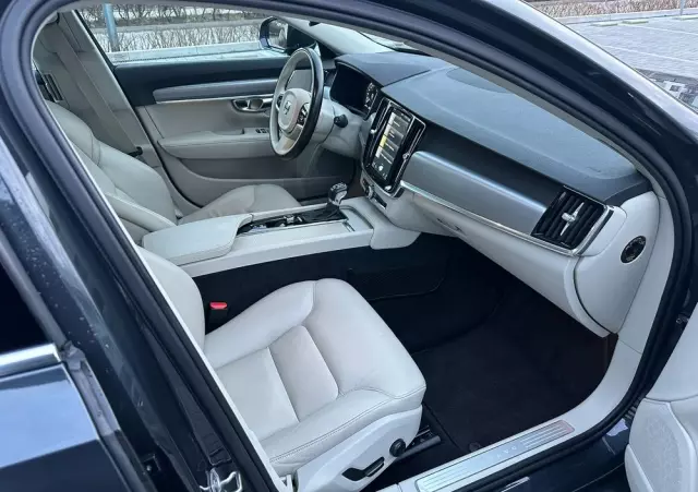 VOLVO V90 D5 AWD Momentum