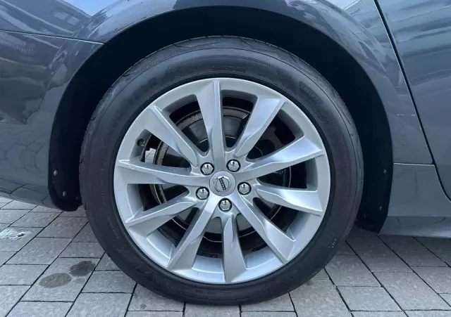 VOLVO V90 D5 AWD Momentum