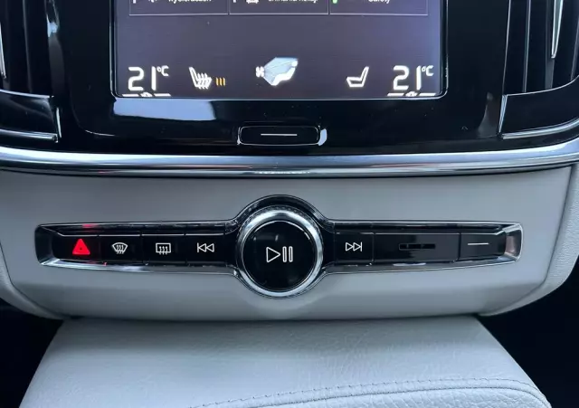 VOLVO V90 D5 AWD Momentum