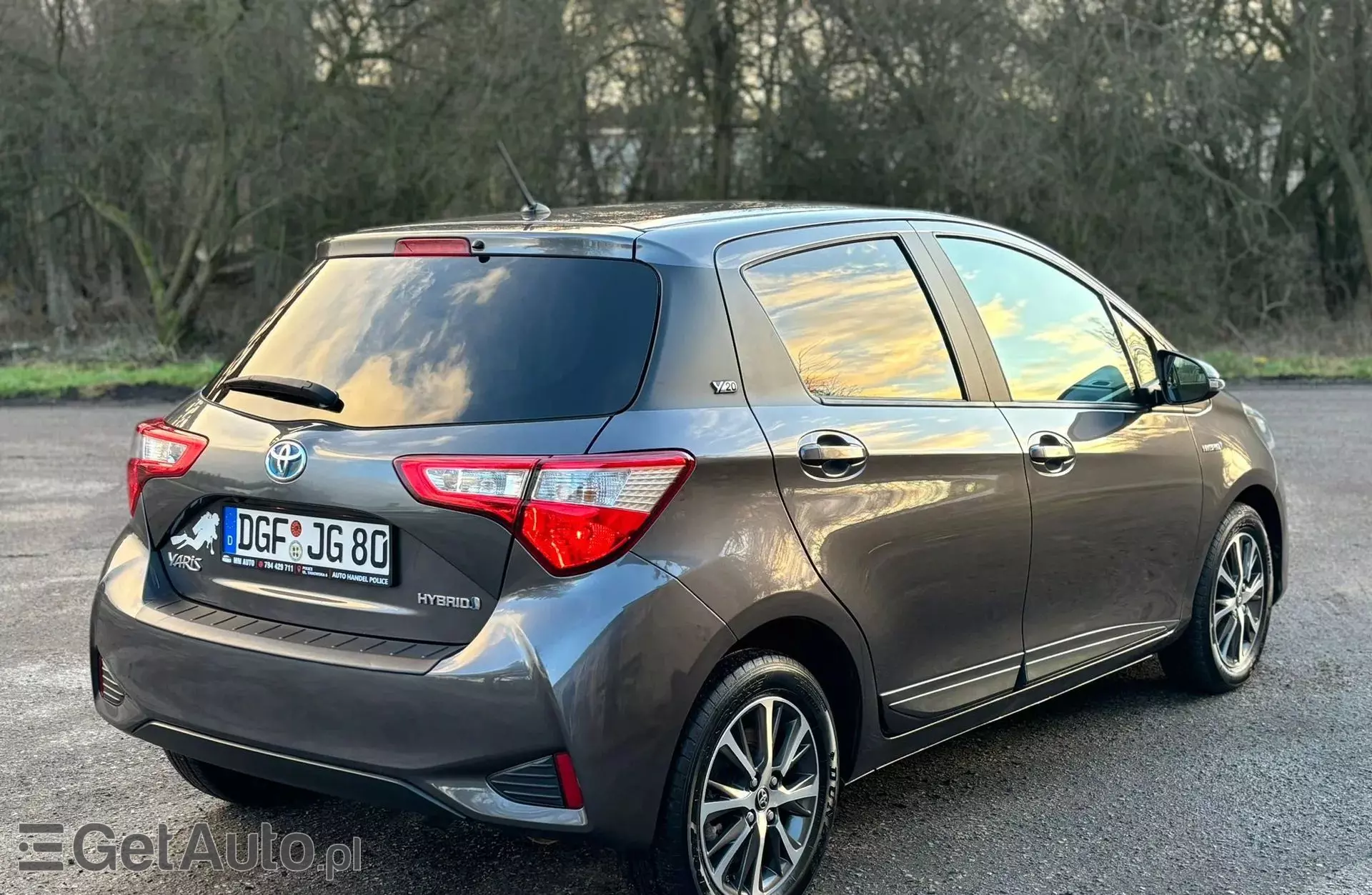 TOYOTA Yaris 1.5 VVT-i (100 KM) Hybrid Automatic