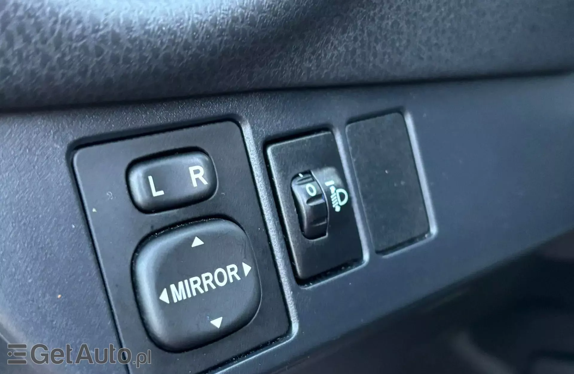 TOYOTA Yaris 1.5 VVT-i (100 KM) Hybrid Automatic