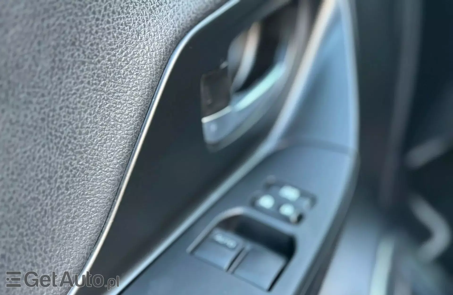 TOYOTA Yaris 1.5 VVT-i (100 KM) Hybrid Automatic