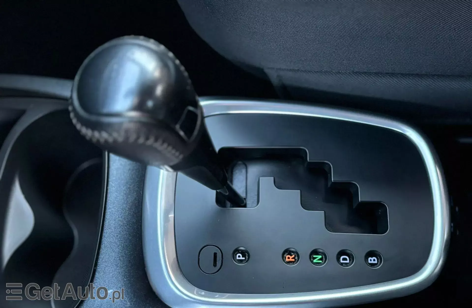 TOYOTA Yaris 1.5 VVT-i (100 KM) Hybrid Automatic