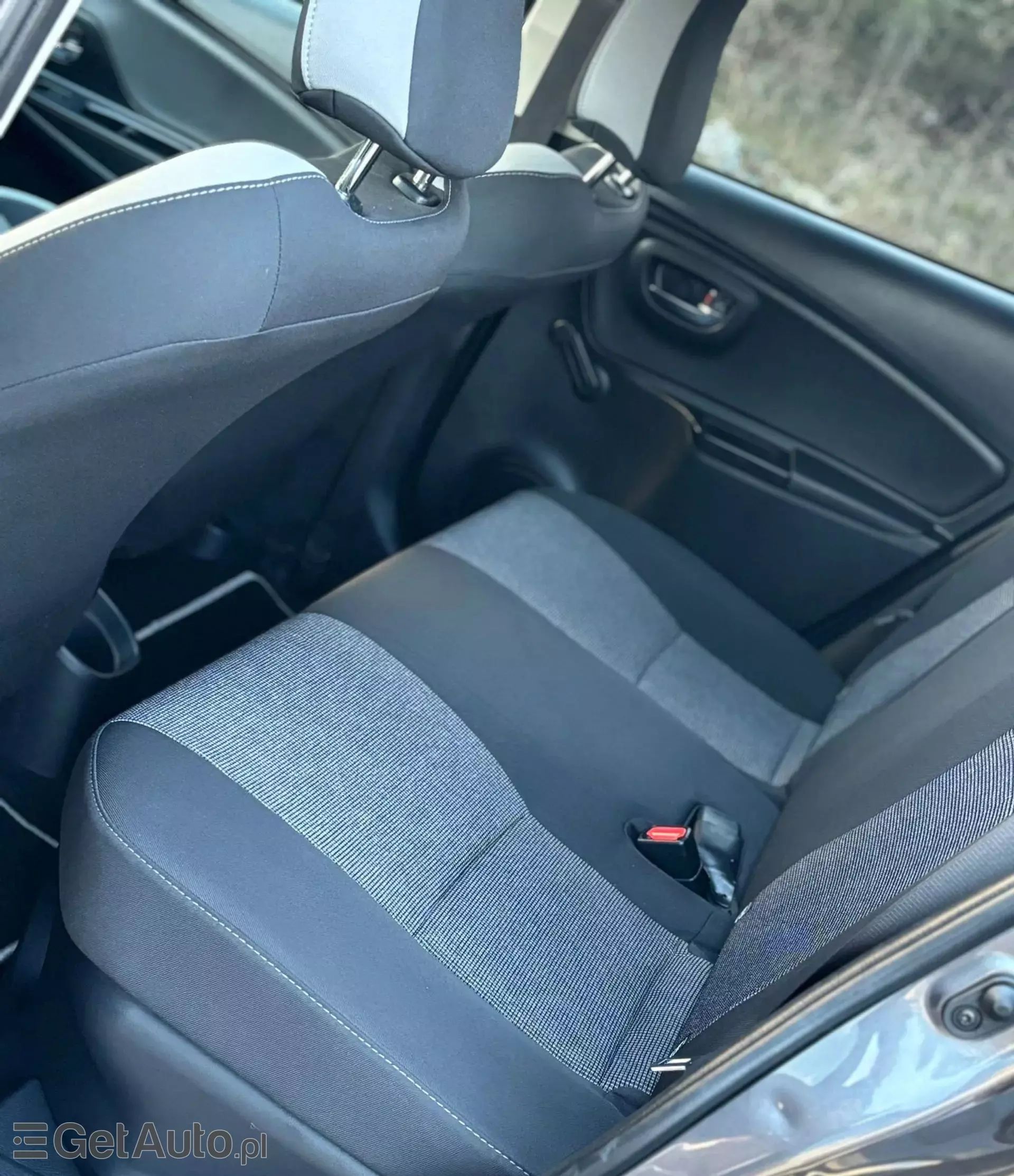 TOYOTA Yaris 1.5 VVT-i (100 KM) Hybrid Automatic