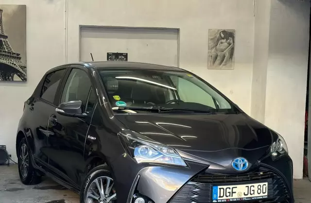TOYOTA Yaris 1.5 VVT-i (100 KM) Hybrid Automatic