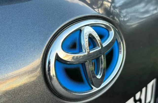 TOYOTA Yaris 1.5 VVT-i (100 KM) Hybrid Automatic