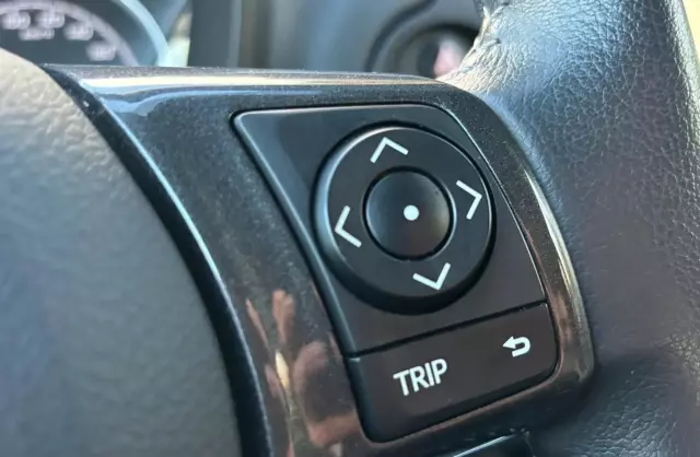 TOYOTA Yaris 1.5 VVT-i (100 KM) Hybrid Automatic