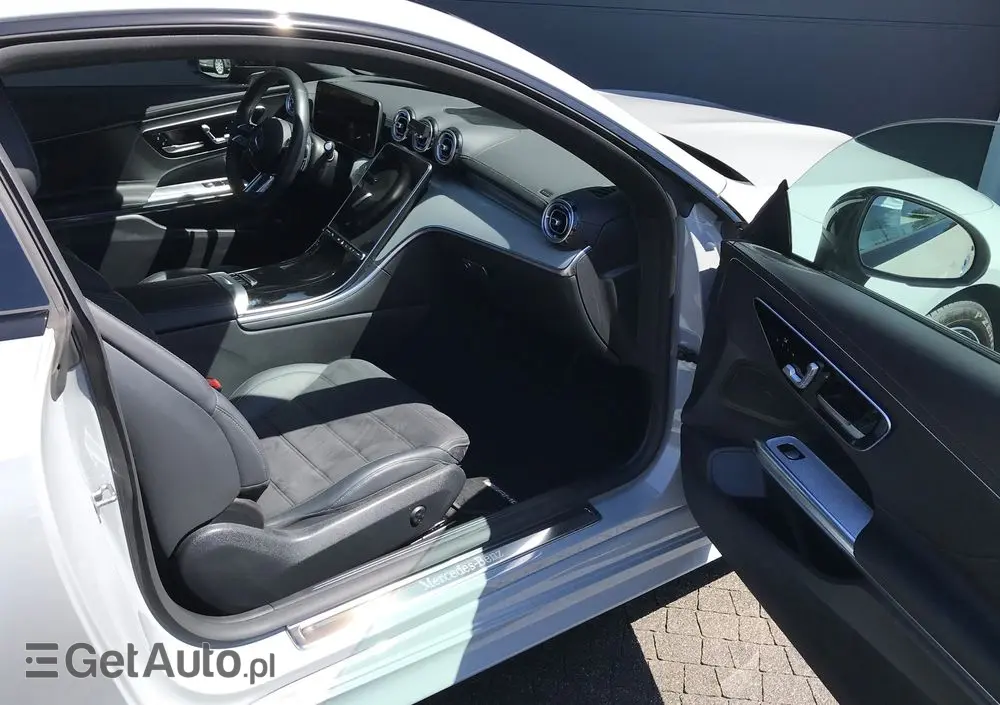 MERCEDES-BENZ CLE 200 9G-TRONIC Edition AMG Line