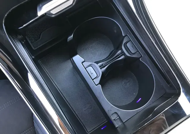 MERCEDES-BENZ CLE 200 9G-TRONIC Edition AMG Line
