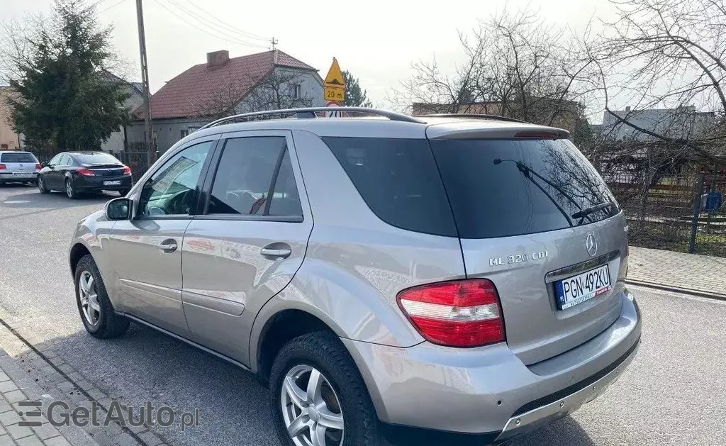 MERCEDES-BENZ ML 