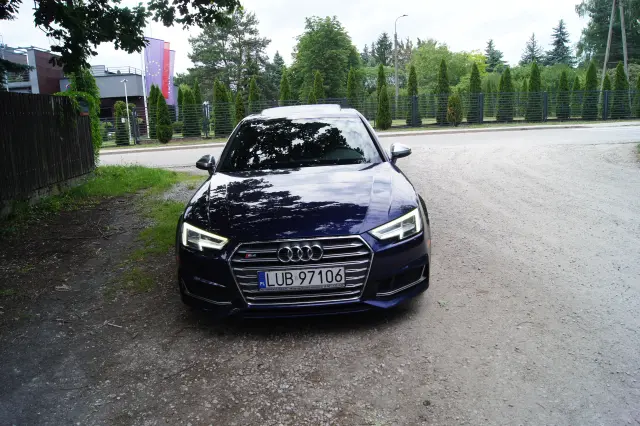 AUDI S4 Tiptronic