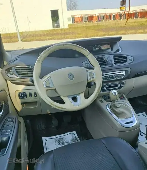 RENAULT Scenic 