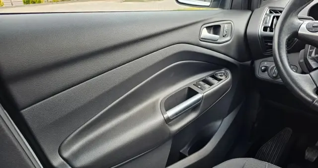 FORD Kuga 2.0 TDCi 2x4 Trend