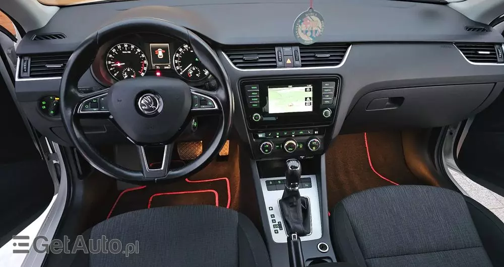 SKODA Octavia 2.0 TDI (Green tec) DSG L&K