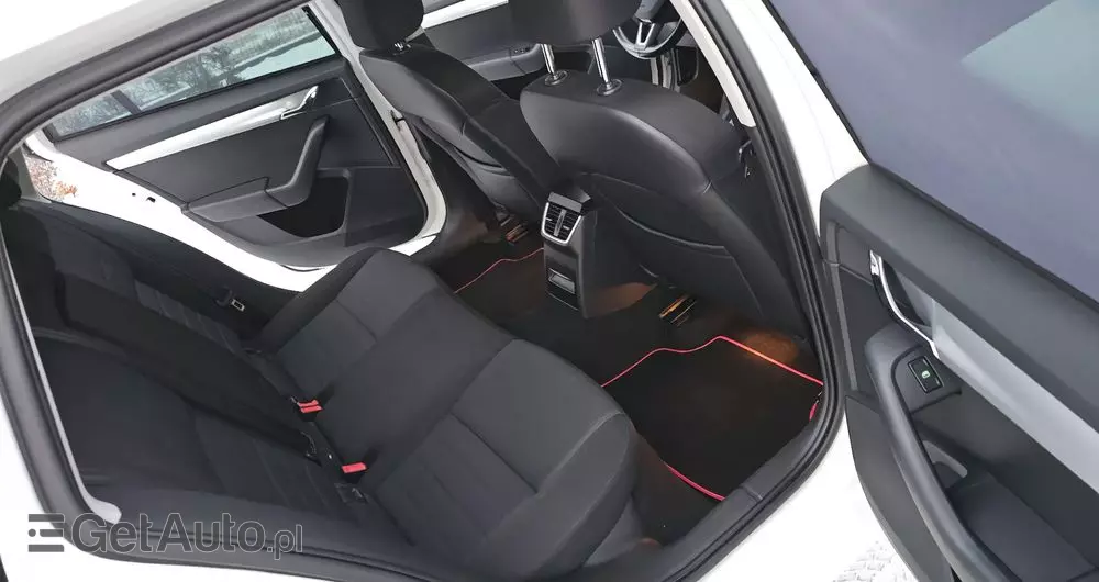 SKODA Octavia 2.0 TDI (Green tec) DSG L&K