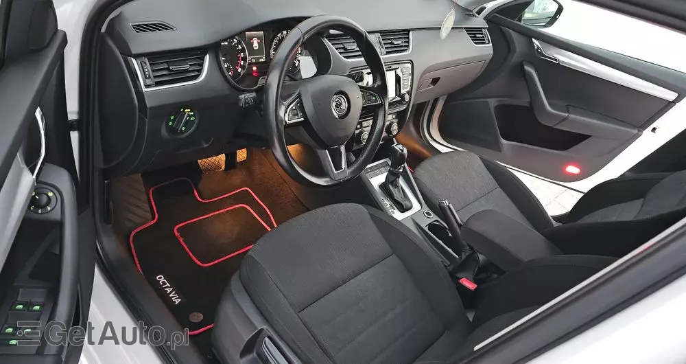 SKODA Octavia 2.0 TDI (Green tec) DSG L&K