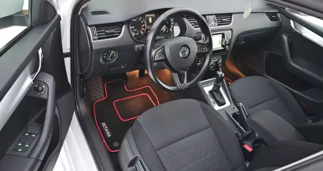 SKODA Octavia 2.0 TDI (Green tec) DSG L&K