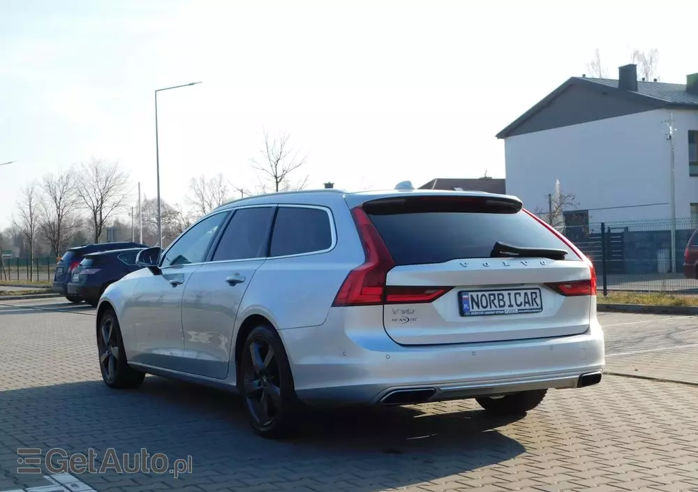 VOLVO V90 T5 Momentum