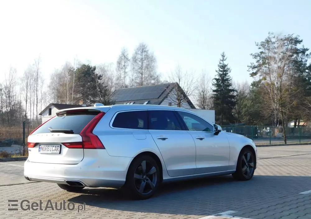 VOLVO V90 T5 Momentum