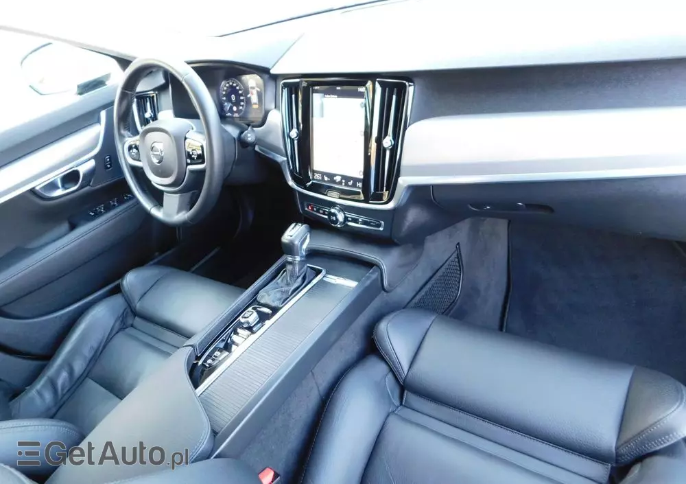 VOLVO V90 T5 Momentum