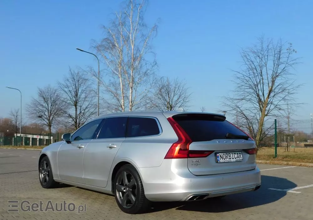 VOLVO V90 T5 Momentum