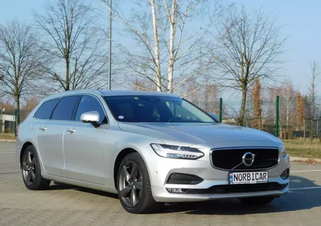 VOLVO V90 T5 Momentum