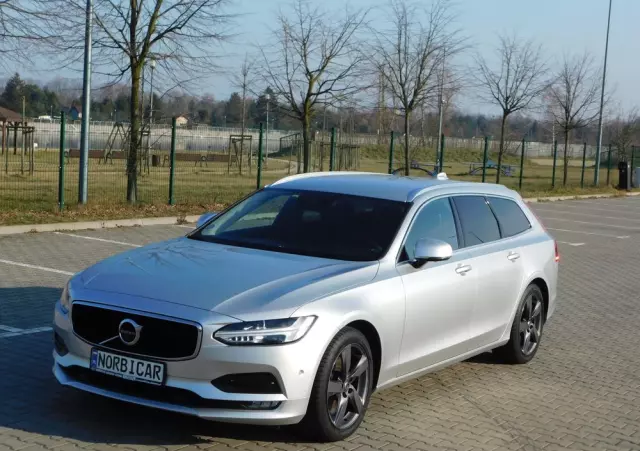 VOLVO V90 T5 Momentum
