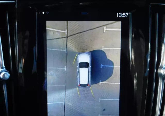 VOLVO V90 T5 Momentum