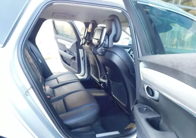 VOLVO V90 T5 Momentum