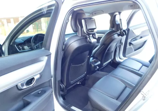 VOLVO V90 T5 Momentum