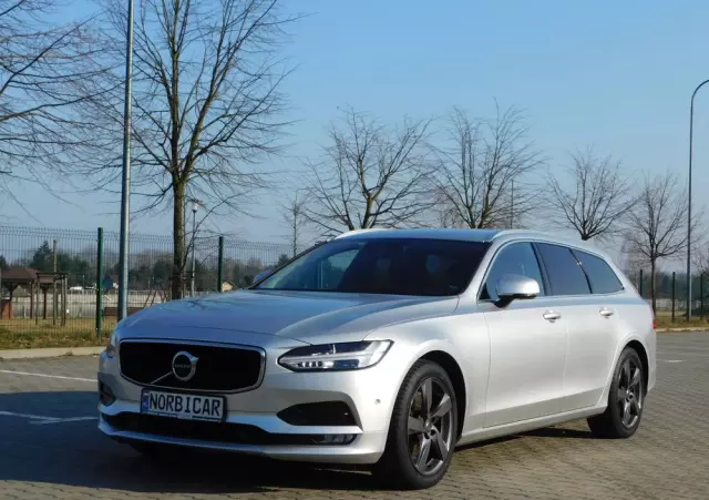 VOLVO V90 T5 Momentum