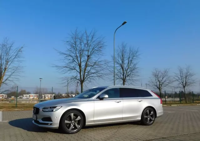 VOLVO V90 T5 Momentum