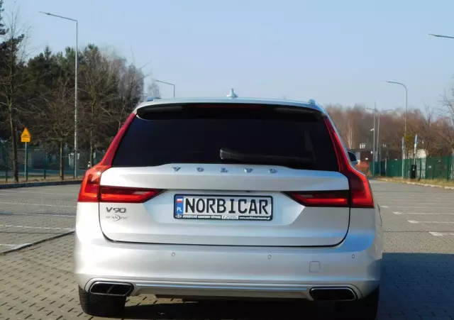 VOLVO V90 T5 Momentum