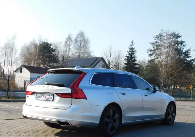 VOLVO V90 T5 Momentum
