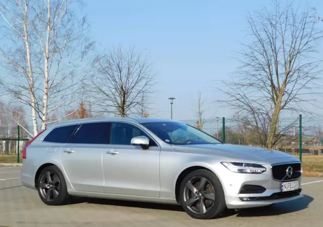 VOLVO V90 T5 Momentum
