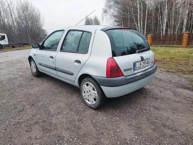 RENAULT Clio 