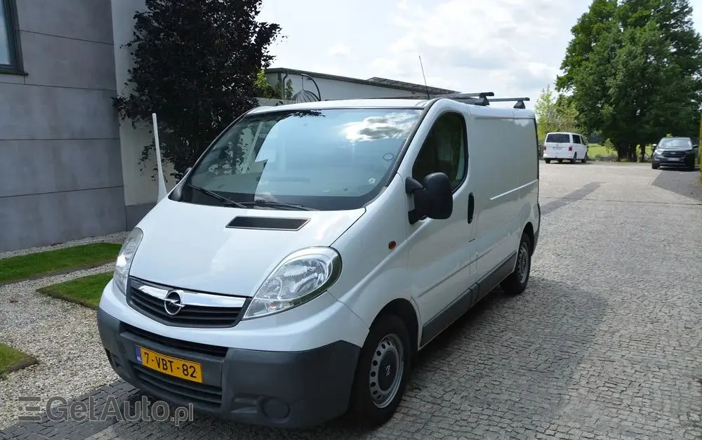 OPEL Vivaro 