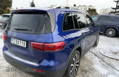 MERCEDES-BENZ GLB 
