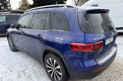 MERCEDES-BENZ GLB 