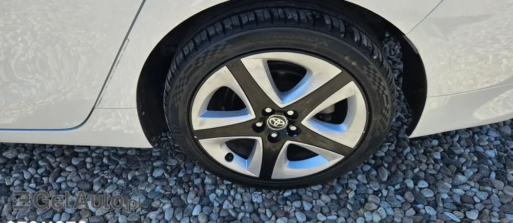 TOYOTA Prius Hybrid